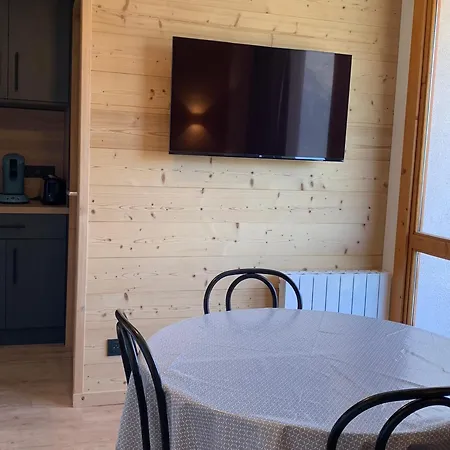 2p Cabine, Renove, Balcon, Parking Gratuit, Pied Des Pistes