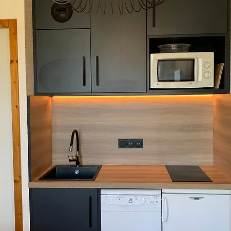 2p Cabine, Renove, Balcon, Parking Gratuit, Pied Des Pistes - Fr-1-755-22 Apartment