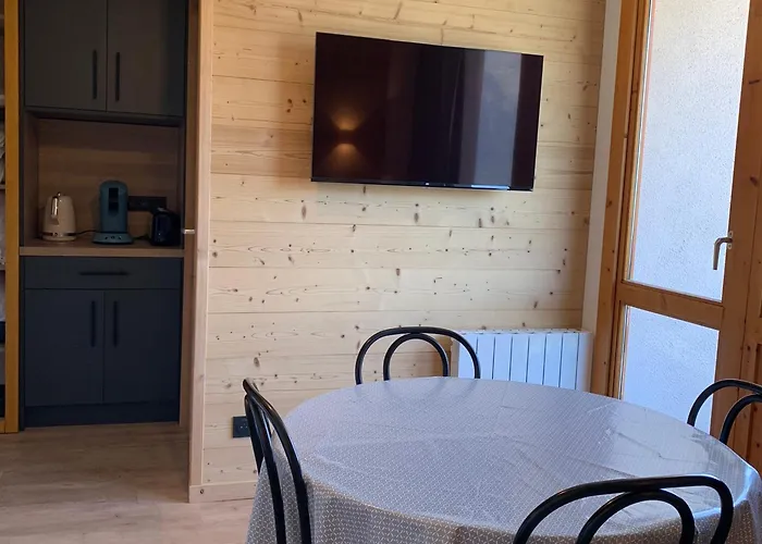 2p Cabine, Renove, Balcon, Parking Gratuit, Pied Des Pistes - Fr-1-755-22